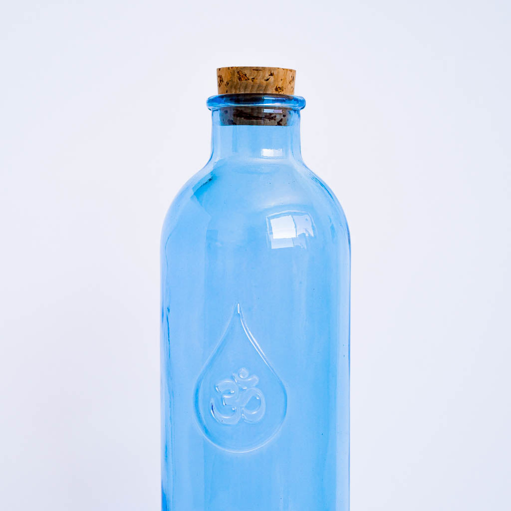 Botella de vidrio reciclado Om Water Gratitude 1,2L con tapón hermético -  Herbolarios Dimam Online