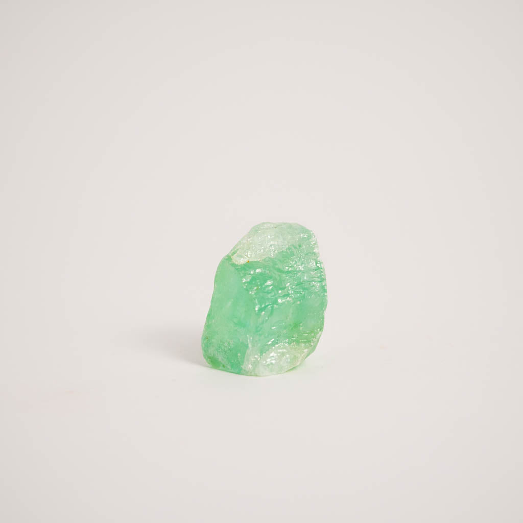 La Calcita Verde es un cristal muy potente para trabajar a nivel mental, aportando equilibrio y fortaleza, y ayudando al cambio.